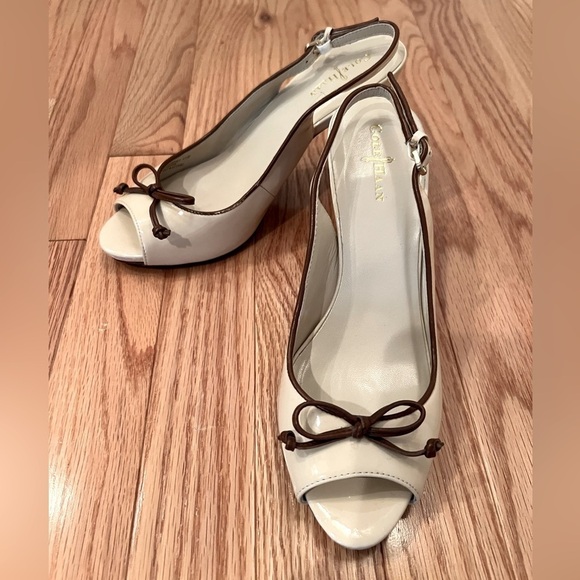Cole Haan Nike Air Sole Patent Leather Cream Brown Bow Peep Toe Slingback Sandal - Picture 1 of 9